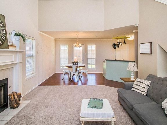 2nd image of 1015 Kirby Ave