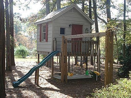 Kids Playhouse & Swing