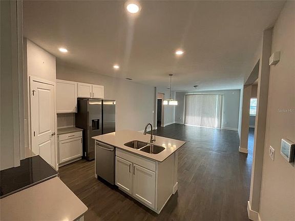 4th image of 3551 NE 1st Dr