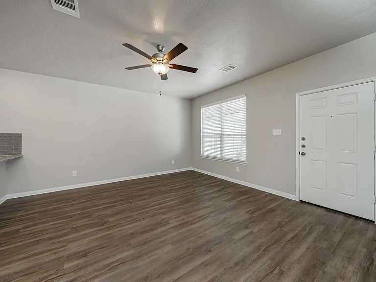 1129 Trellis Pass — Photo 7