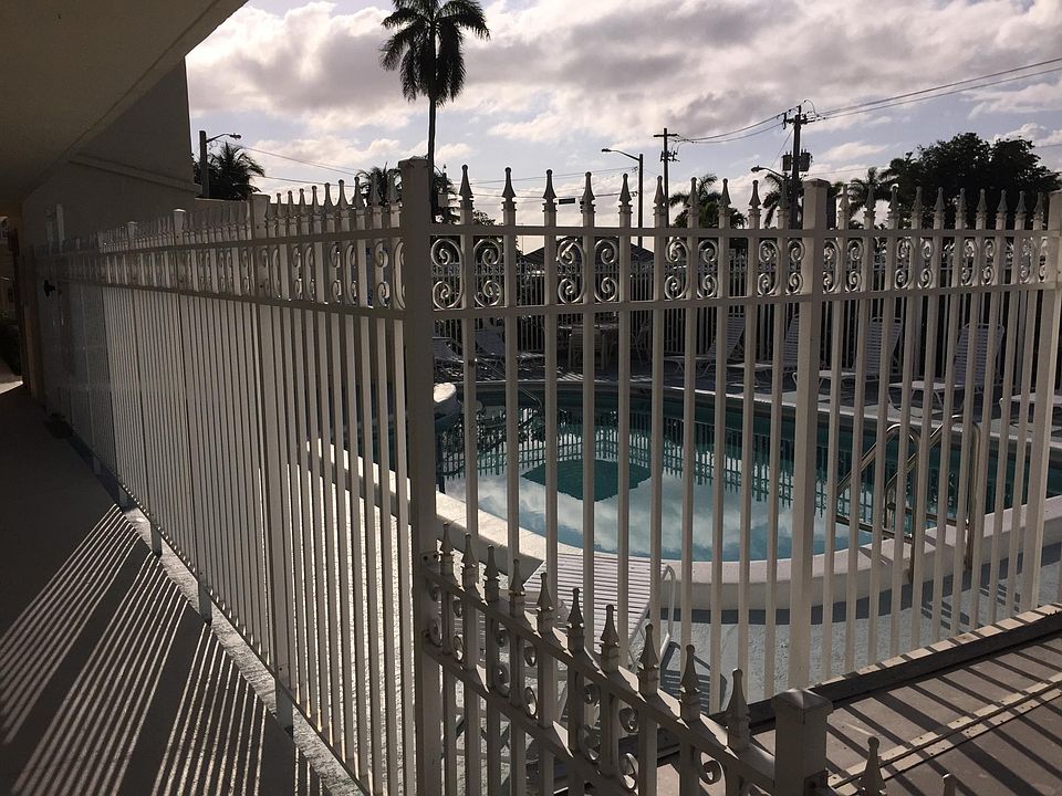 1st image of 3915 S Flagler Dr #17