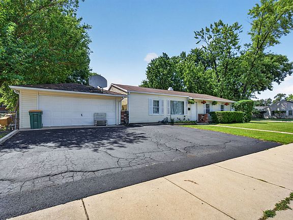 2nd image of 27 Belmont Dr