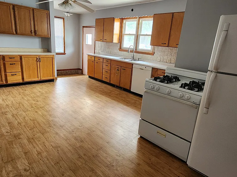 3423 W Hill St — Photo 7