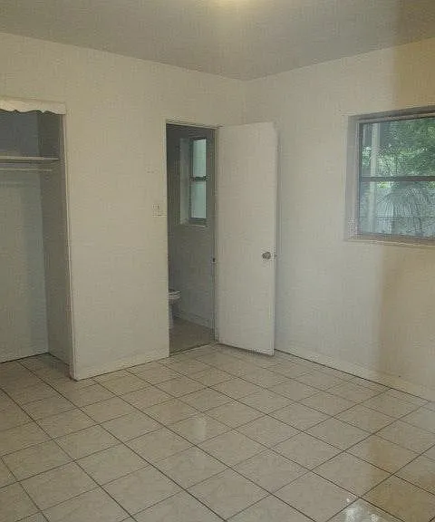 208 N Manhattan Ave — Photo 10