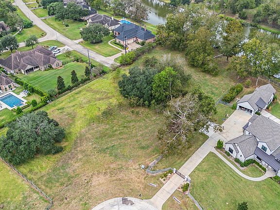 3rd image of 30703 Riverlake Rd