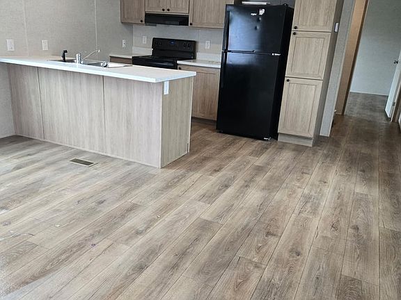 2nd image of 1436 Oak St