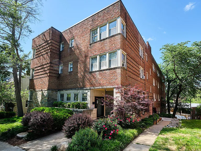 3925 Davis Pl NW #205 — Photo 8