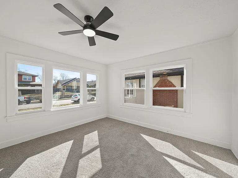 Highland Ave — Photo 16
