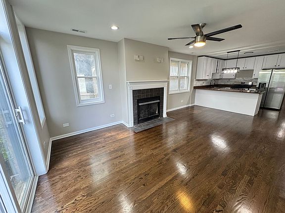5th image of 5438 S Indiana Ave Unit 1