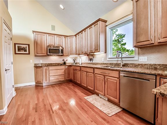 4th image of 6960 Sturbridge Dr