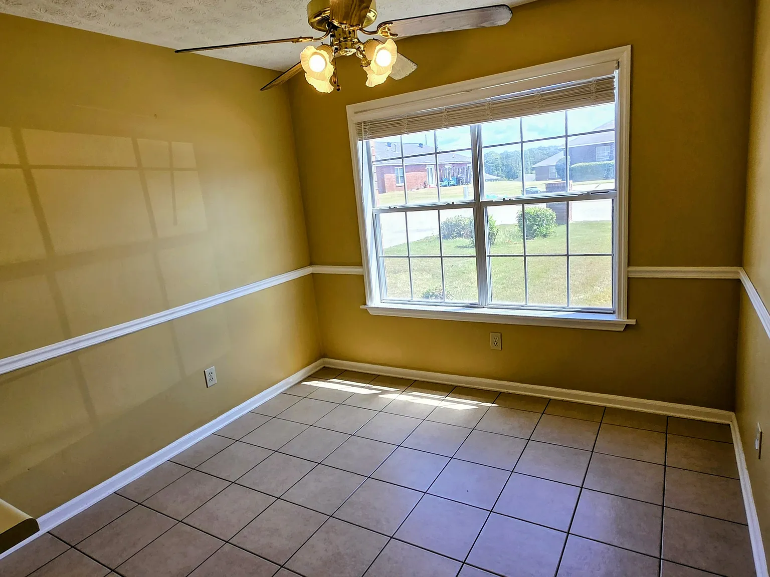 3 bed, 1333 sqft, $1,800 — Photo 3