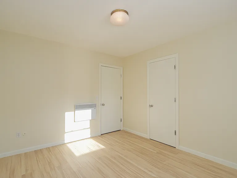 321 Montcalm St #R — Photo 30
