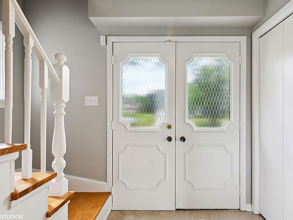 3rd image of 2932 Bonnie Brae Cres
