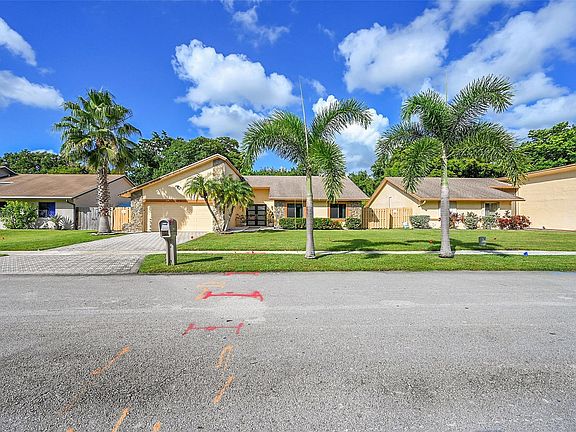 2nd image of 5411 NW 87th Avenue