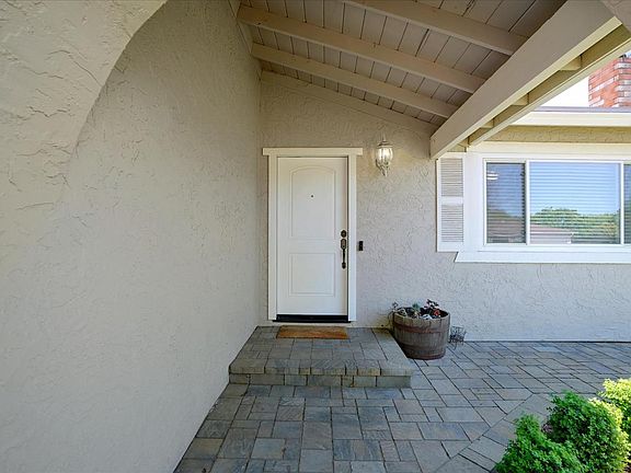4th image of 15235 Pratola Ct