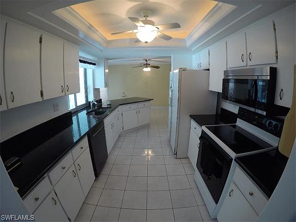 3rd image of 606 SE 22nd St