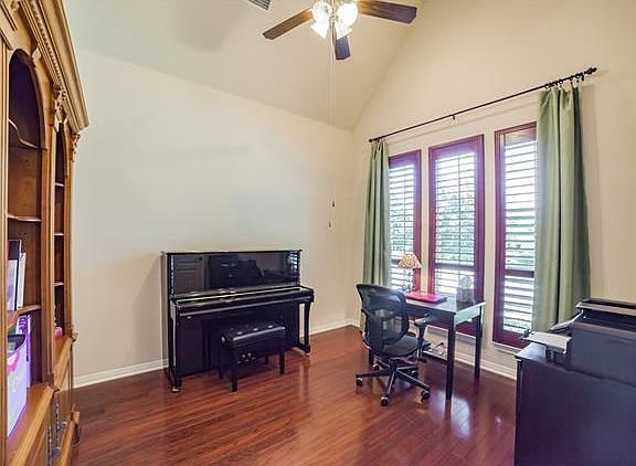 4th image of 12600 Calistoga Way