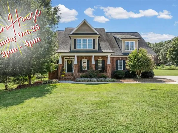 198 Meadows Edge Dr, Advance, NC 27006