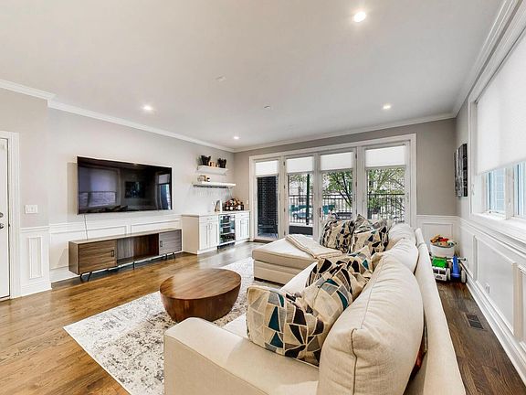 3rd image of 3717 N Ashland Ave #1N