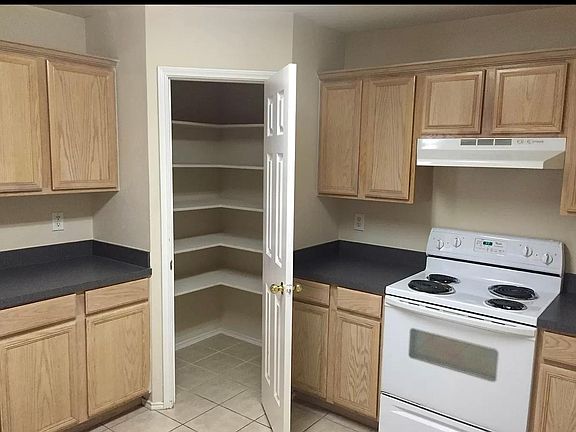 4th image of 4743 Sausalito Dr