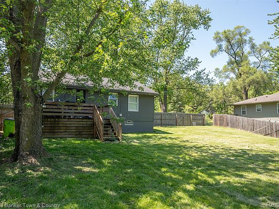 4th image of 4383 Green Lake Rd