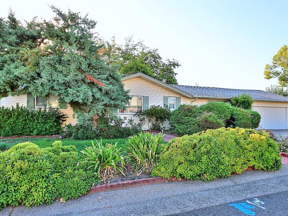 1st image of 4627 Plantation Dr