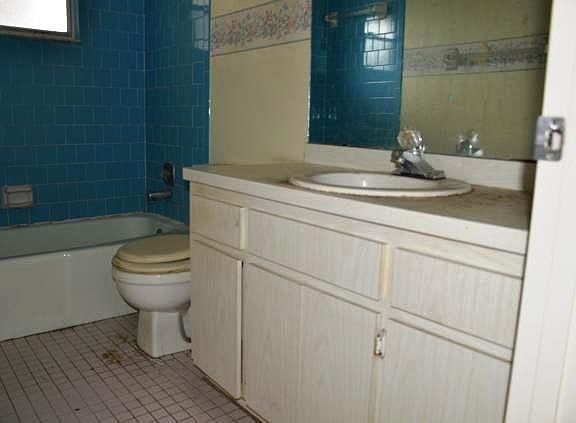 2nd image of 6584 Tarawa Dr