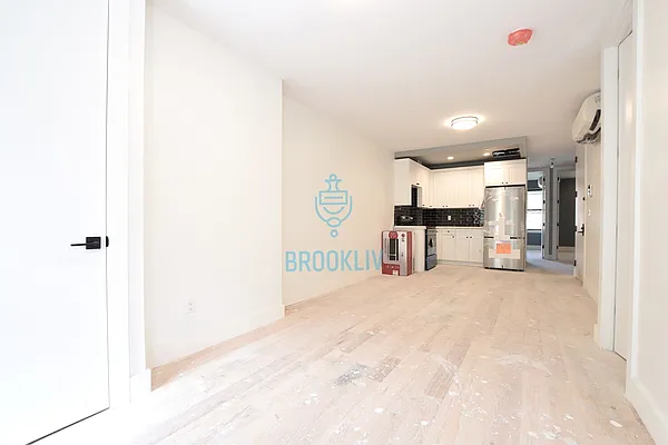 Rented by null | media 44