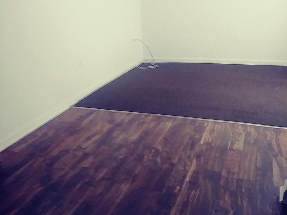 2nd image of 512 Stone Arch Dr