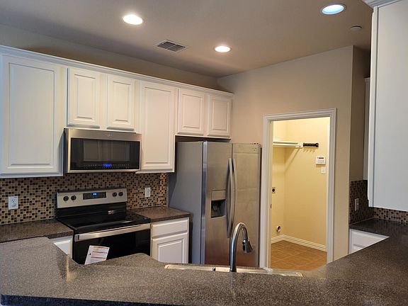 4th image of 8725 Bigelow Dr