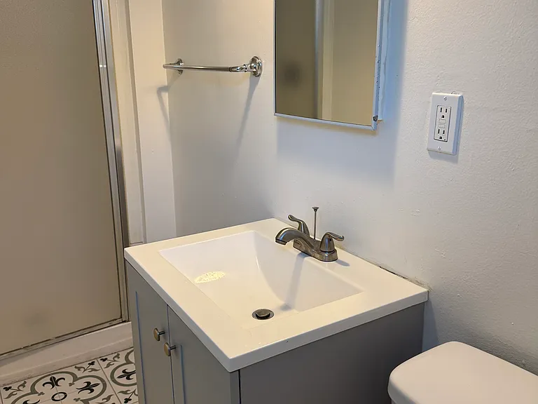 1406 Woolner Ave #7 — Photo 12
