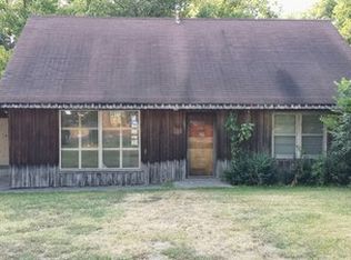 121 N 9th St, West Helena, AR 72390