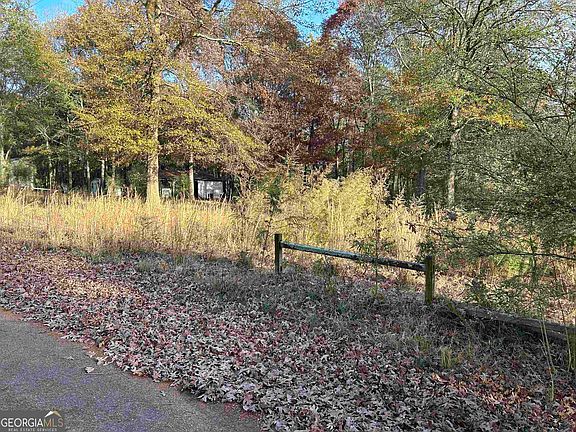 3rd image of Oak Park Ln