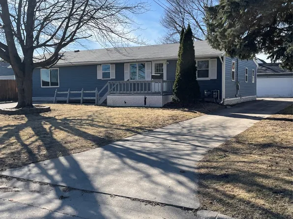 711 E 11th St N, Newton, IA 50208