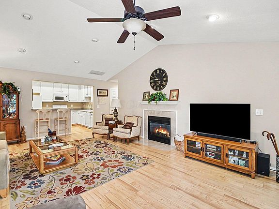 4th image of 5382 Ruth Amy Ave