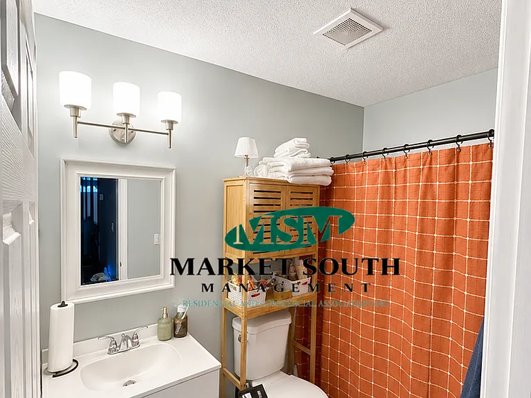 738 E Anderson St — Photo 9