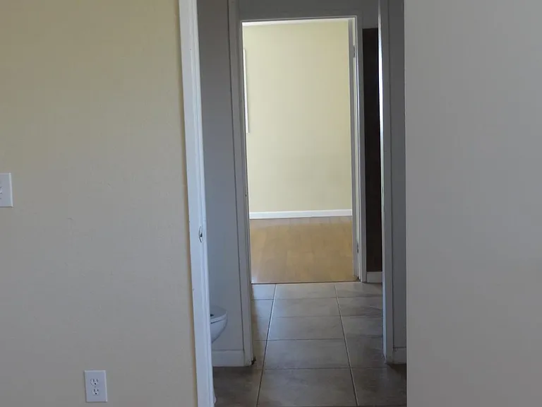 3607 Lemona Ave #A — Photo 7