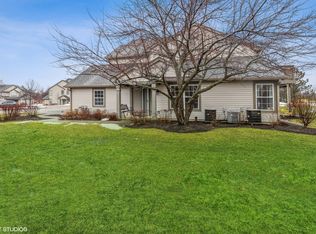 431 Ashwood Ct, Lindenhurst, IL 60046