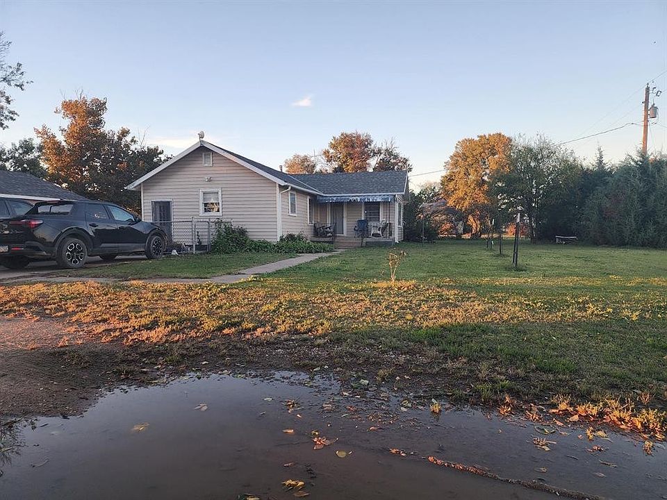 1st image of 520 S Main St