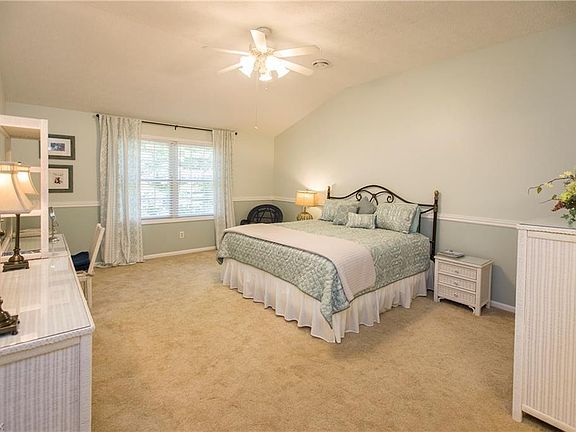 5th image of 3934 Hilltop Dr