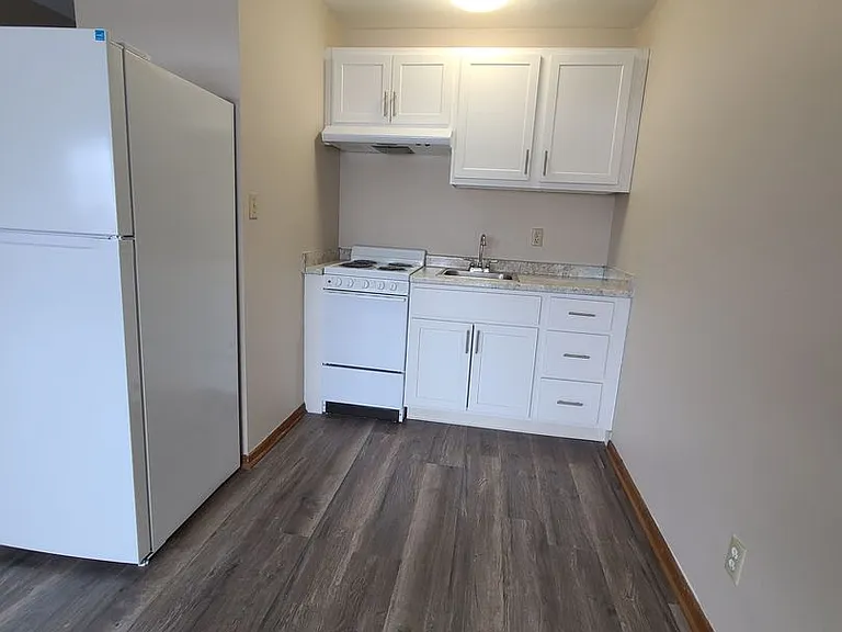 Imperial Heights Apartments — Photo 38