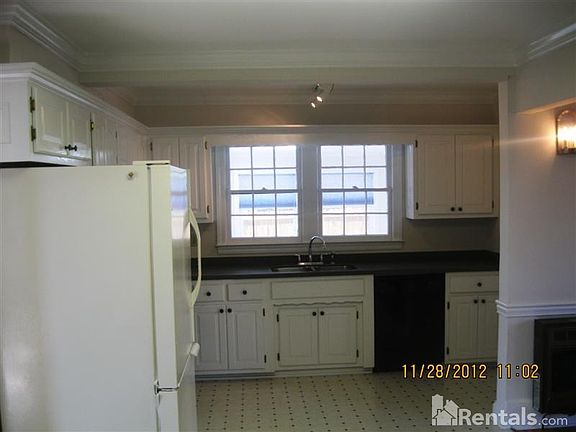 5th image of 908 Lawrence St