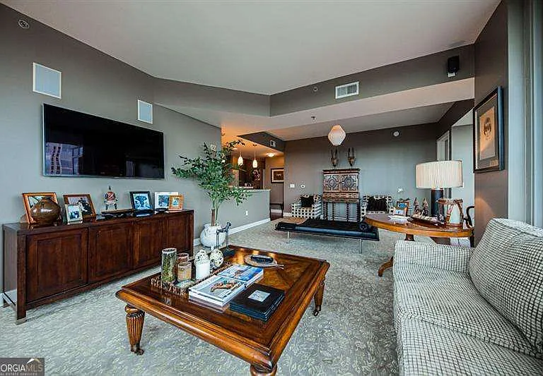 2795 Peachtree Rd NE #1909 — Photo 35