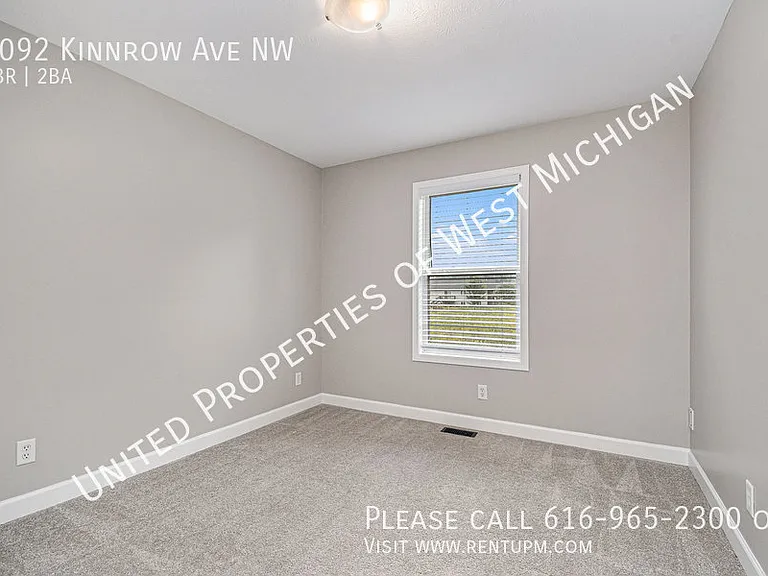 2092 Kinnrow Ave NW — Photo 9