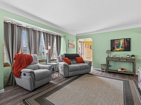 5th image of 21771 Chalon St