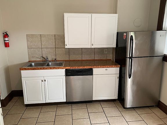 5th image of 427 E 13th Ave