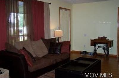 5th image of 2106 Penn Ave