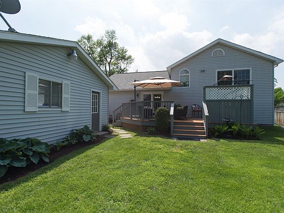 2nd image of 6423 Gilmore St