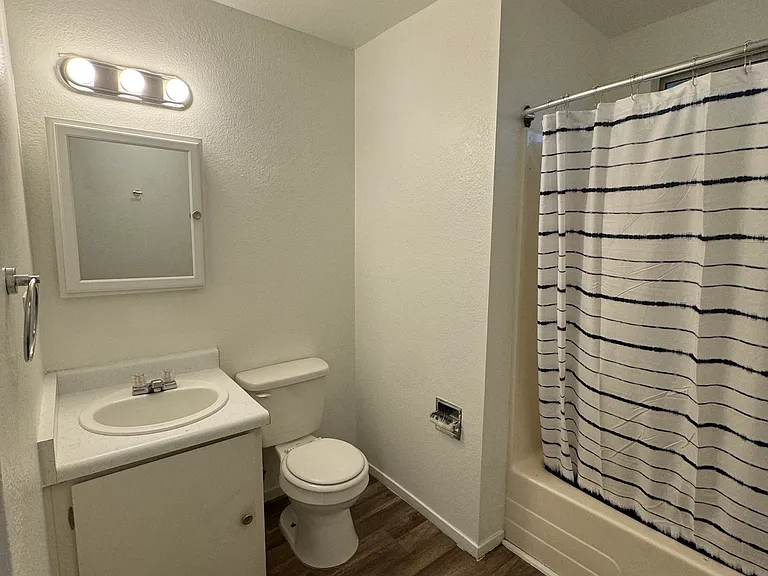 140 Short St #1 — Photo 15