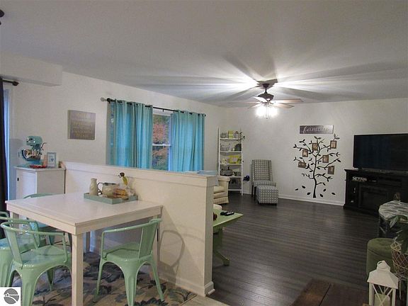 4th image of 5088 Privet Dr